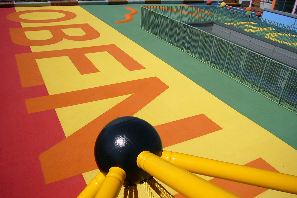 Gartenbau Hohenberg bietet Spielplatzbau und Spielplatzwartung im privaten und öffentlichen Bereich an.