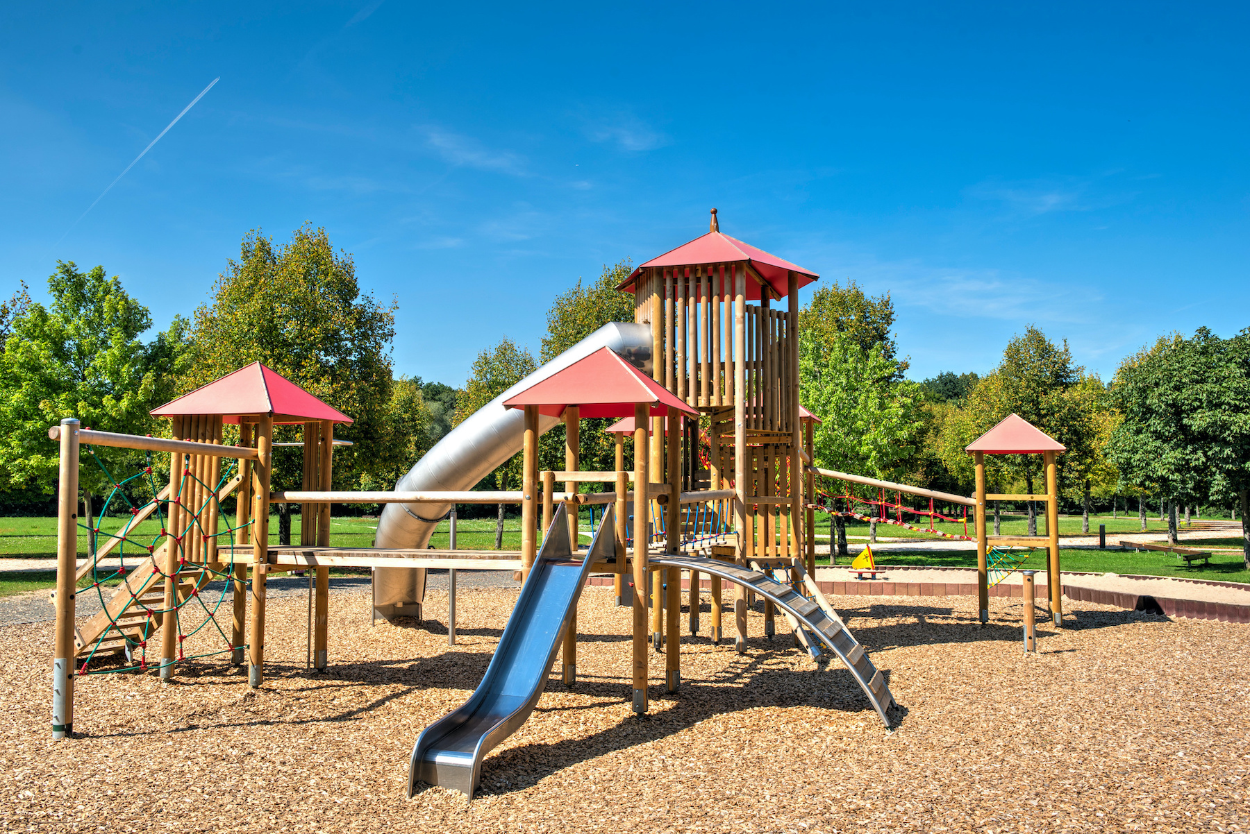 Gartenbau Hohenberg bietet Spielplatzbau und Spielplatzwartung im privaten und öffentlichen Bereich an.